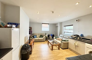 Loughborough Road, West Bridgford, Nottingham - Image 2